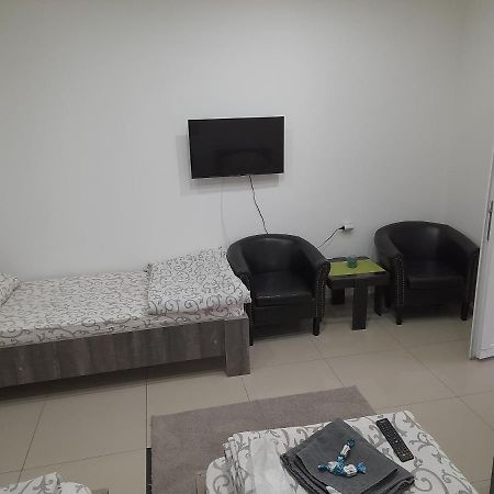 Apartman Mladenovic Apartment Zajecar Ngoại thất bức ảnh