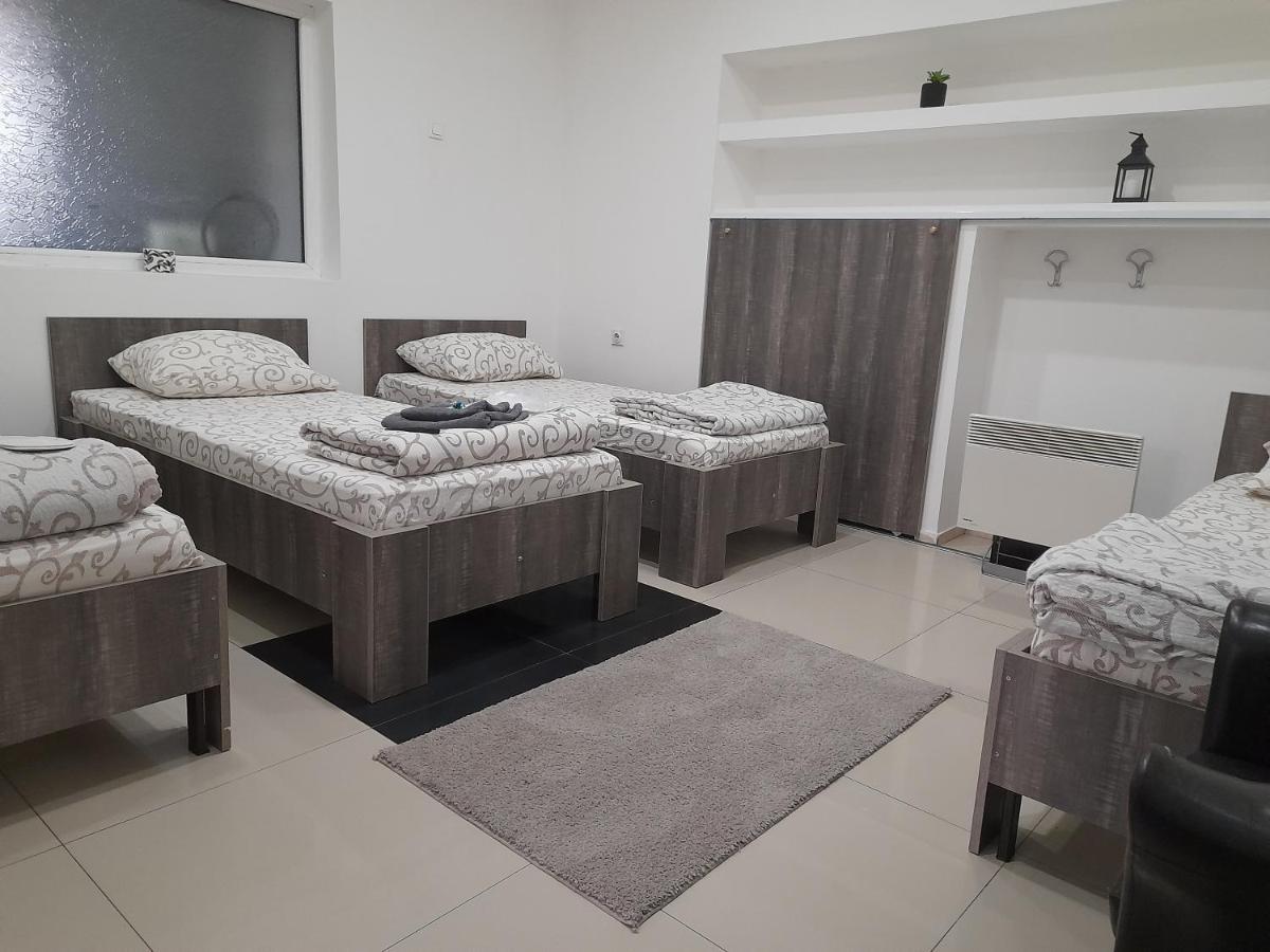 Apartman Mladenovic Apartment Zajecar Ngoại thất bức ảnh