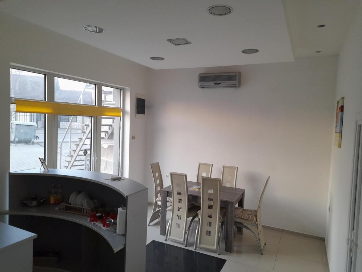 Apartman Mladenovic Apartment Zajecar Ngoại thất bức ảnh